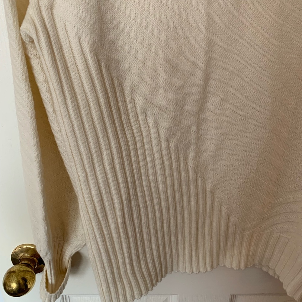 Vince Camuto Sweater - Picture 4 of 12
